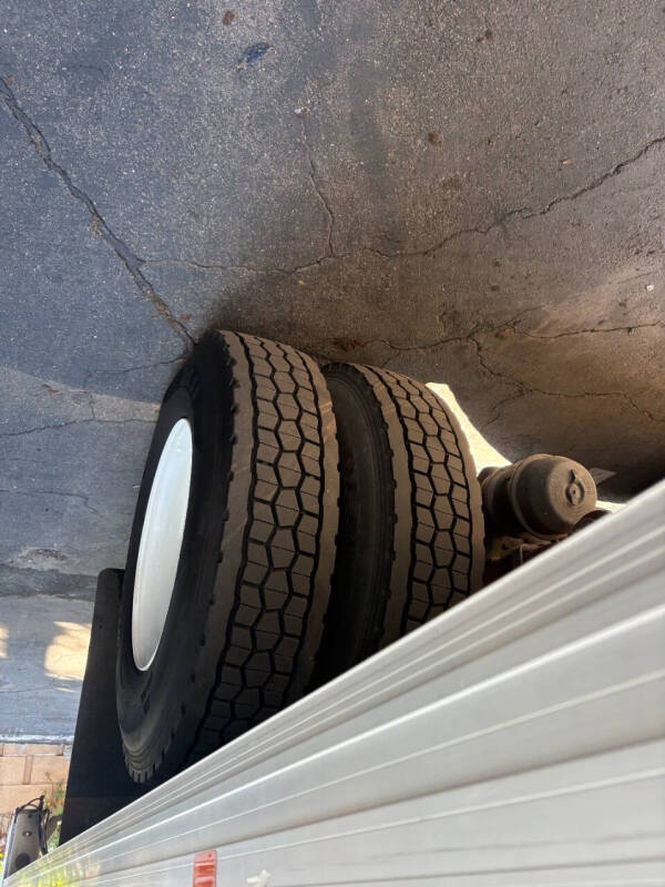 2018 Freightliner M2 106