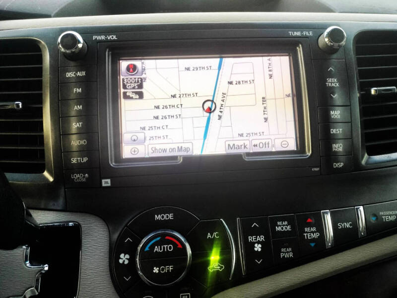 2014 Toyota Sienna Limited 7-Passenger