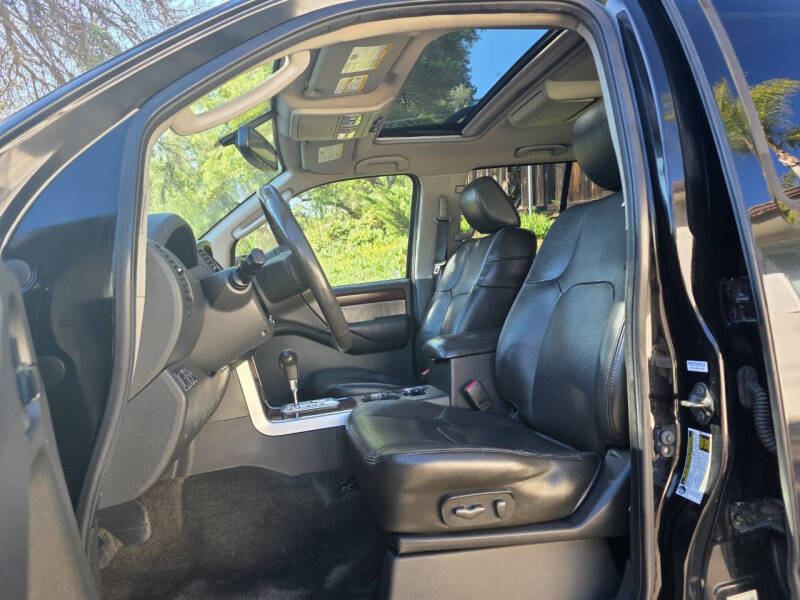 2012 Nissan Pathfinder LE