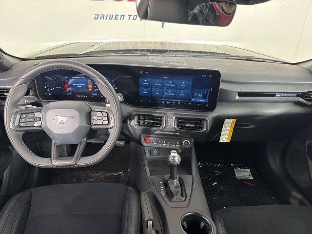 2025 Ford Mustang Dark Horse