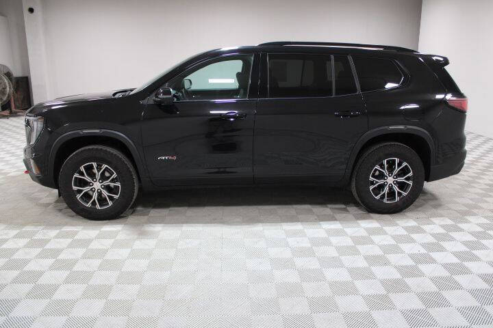 2024 GMC Acadia AT4