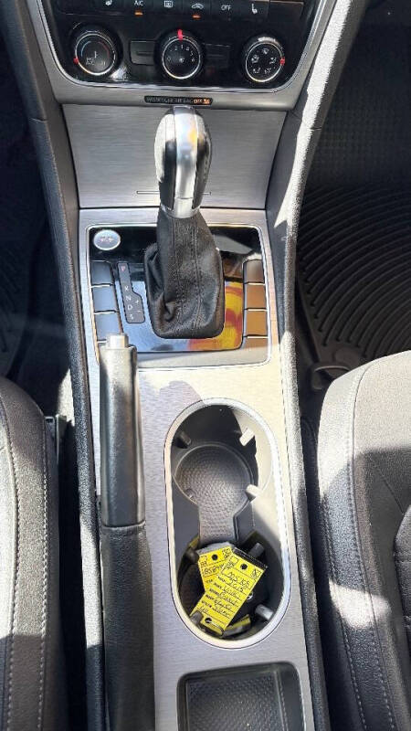 2015 Volkswagen Passat 1.8T SE