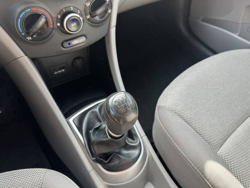 2012 Hyundai Accent GS