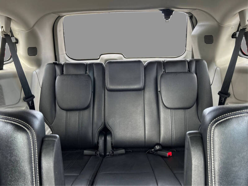 2015 Chrysler Town and Country Touring