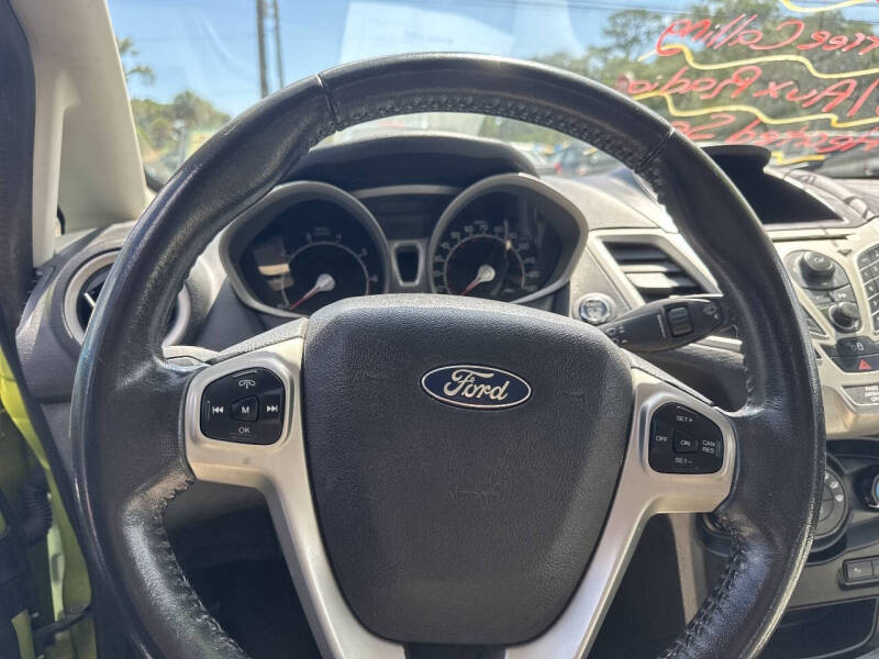 2011 Ford Fiesta SES
