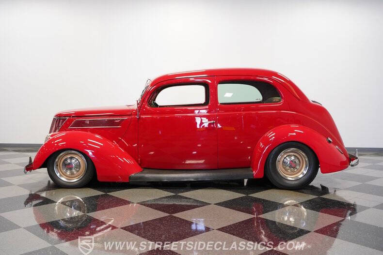 1937 Ford Tudor