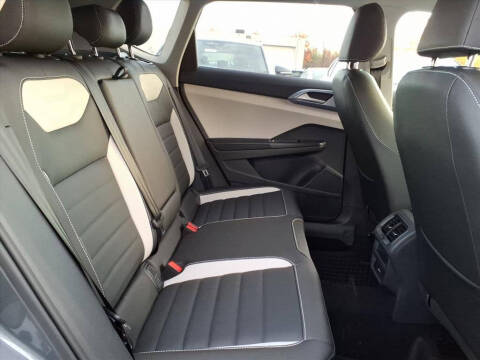 2025 Volkswagen Taos SEL 4Motion