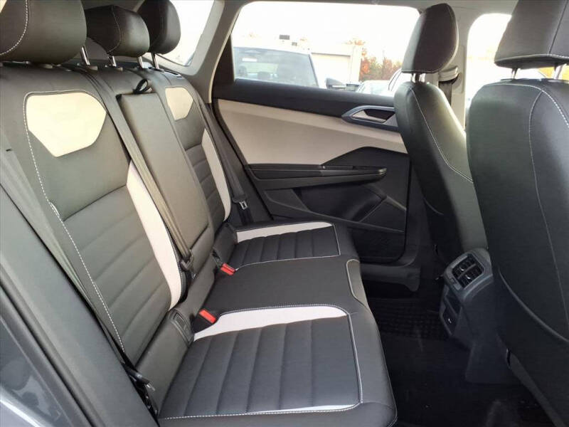 2025 Volkswagen Taos SEL 4Motion