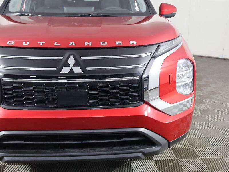 2026 Mitsubishi Outlander ES