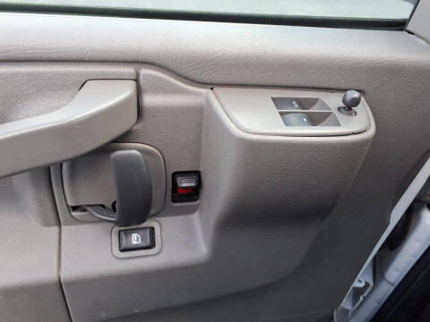 2022 Chevrolet Express LS 3500