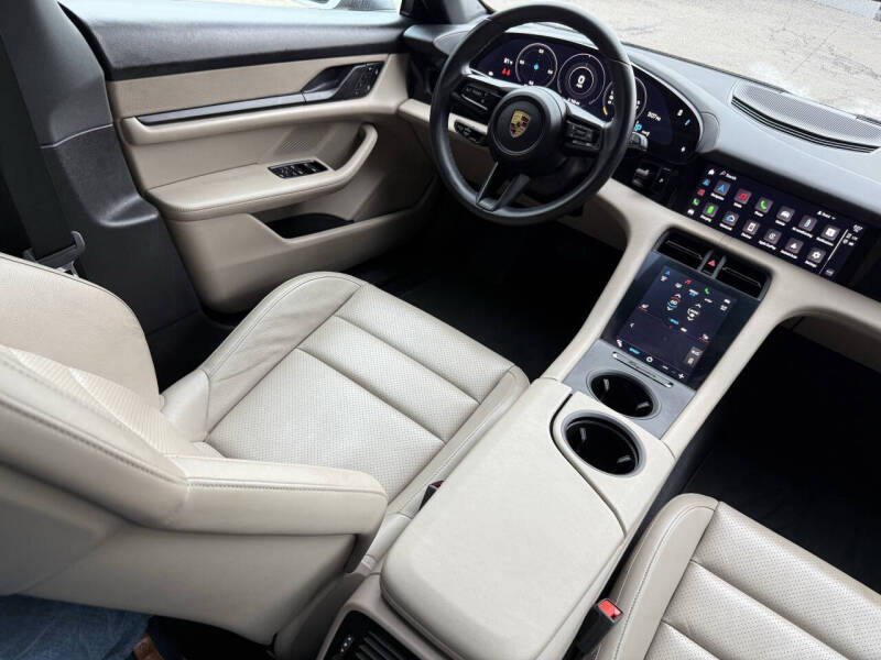2022 Porsche Taycan