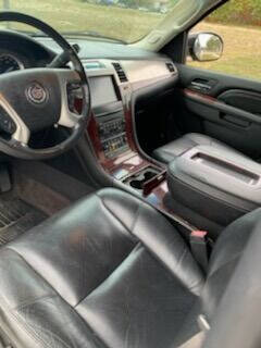 2011 Cadillac Escalade ESV  - $11,950