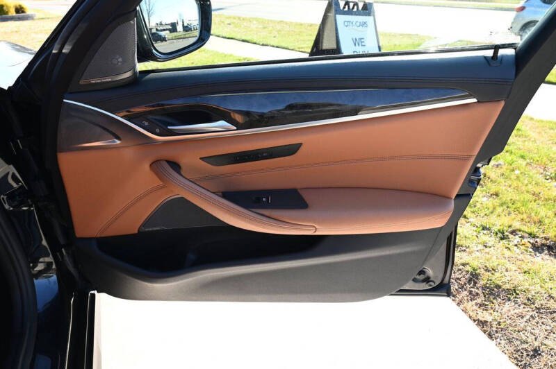 2022 BMW 5 Series M550i xDrive