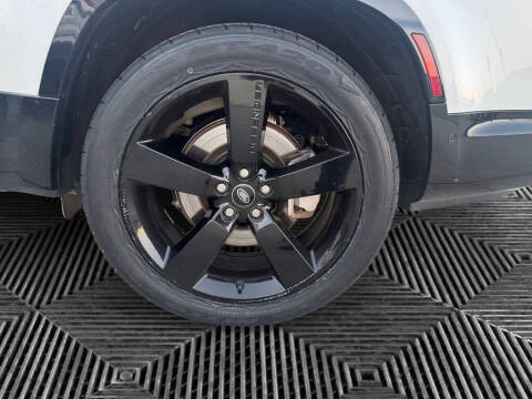 2024 Land Rover Defender 130 P400 X-Dynamic SE