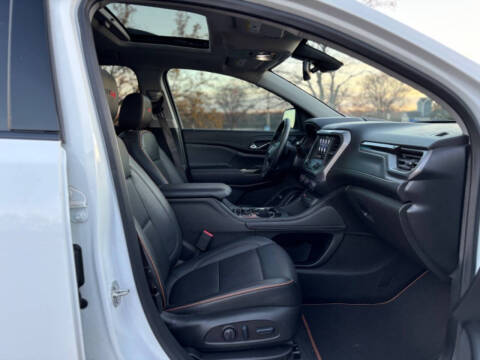2023 GMC Acadia AT4