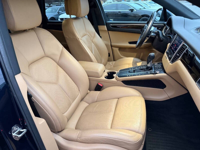 2017 Porsche Macan