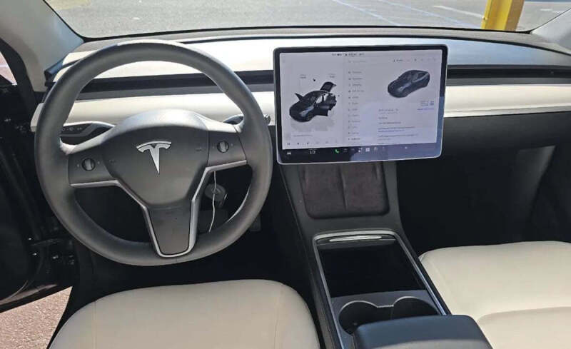 2024 Tesla Model Y Long Range