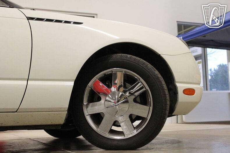 2002 Ford Thunderbird Deluxe