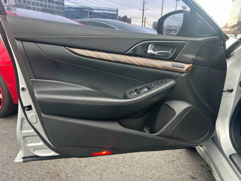 2016 Nissan Maxima Platinum