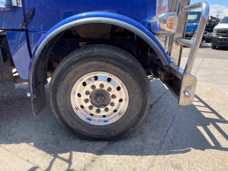 2015 Peterbilt 389