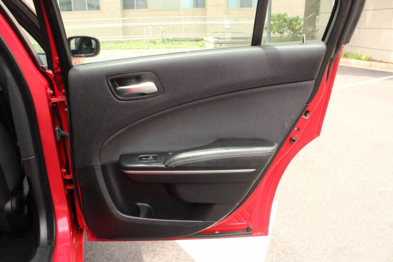 2016 Dodge Charger SE