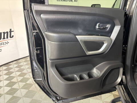 2024 Nissan Titan XD SV