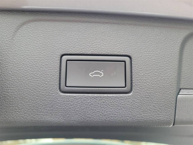 2025 Volkswagen Atlas SE