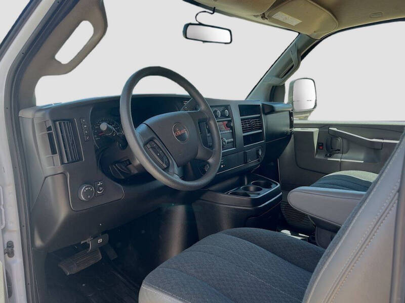 2025 GMC Savana 2500