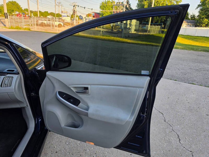 2012 Toyota Prius Two