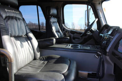 2006 Freightliner M2 106