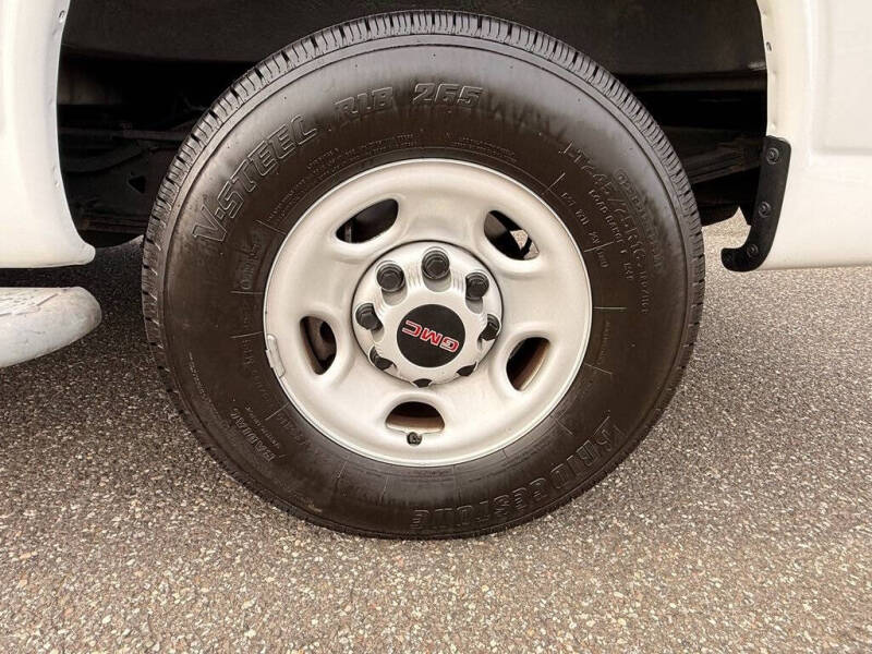 2023 GMC Savana 2500