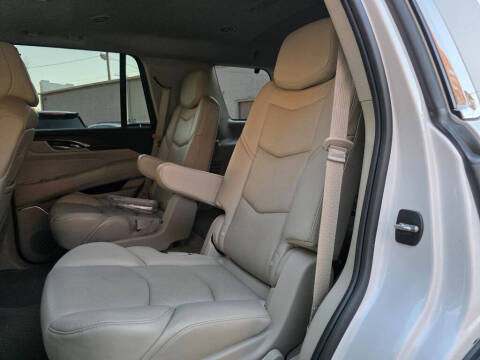 2018 Cadillac Escalade Luxury