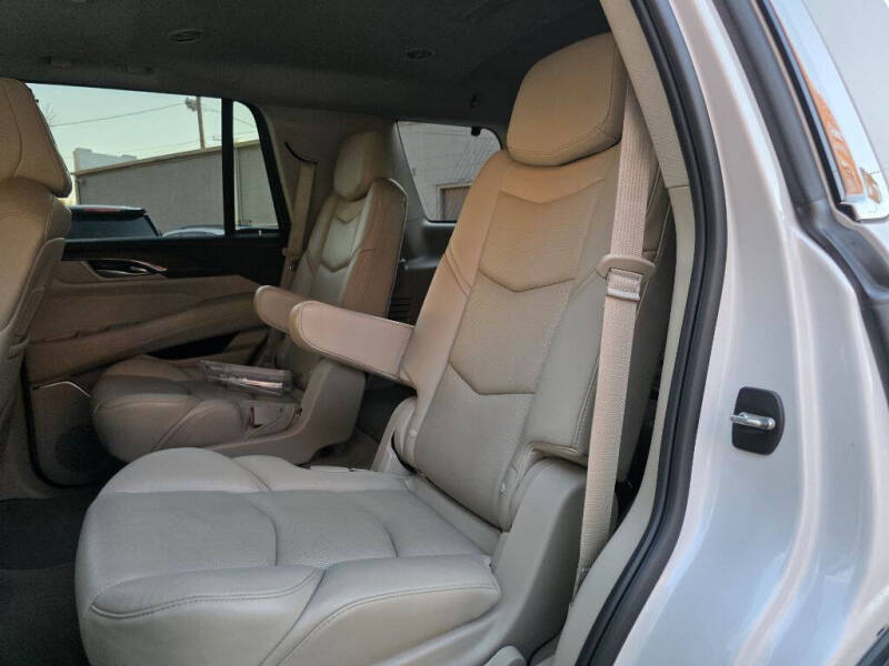 2018 Cadillac Escalade Luxury