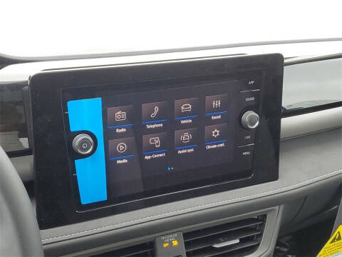 2025 Volkswagen Taos SE Black 4Motion