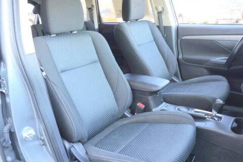 2016 Mitsubishi Outlander ES