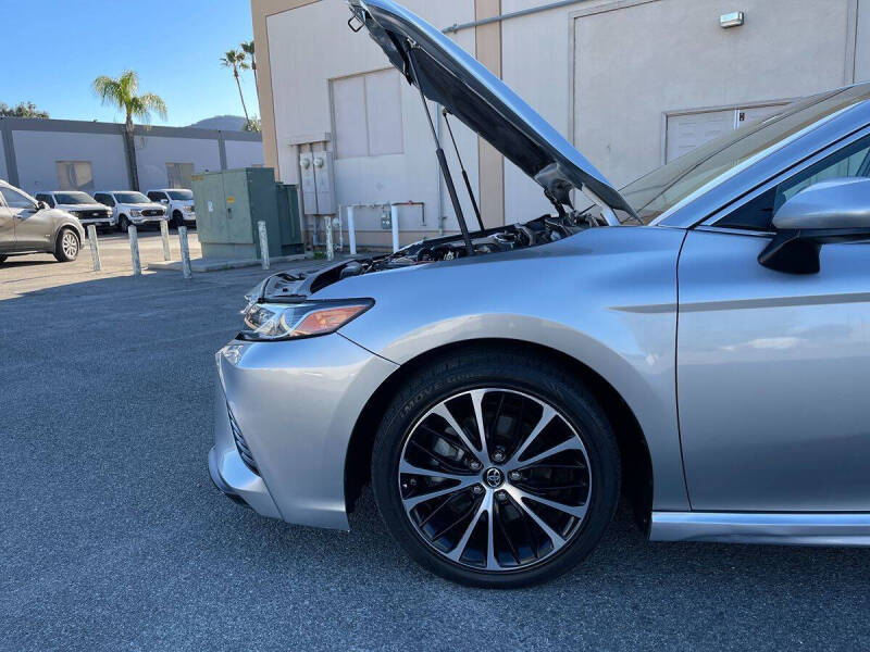 2018 Toyota Camry SE