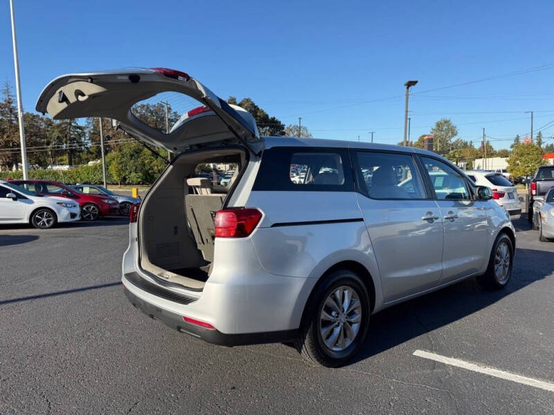 2019 Kia Sedona L