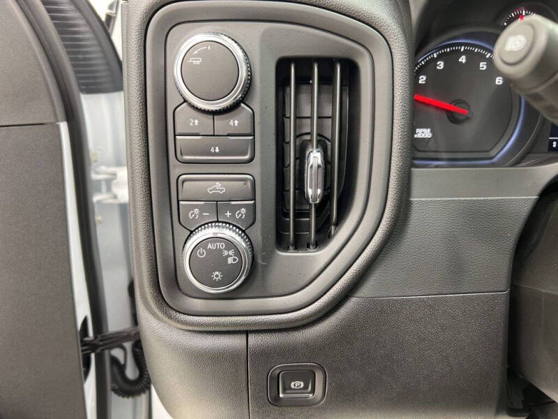 2025 GMC Sierra 2500HD Pro