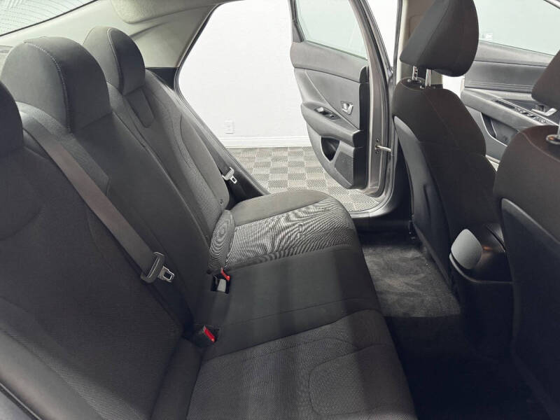 2021 Hyundai Elantra SE