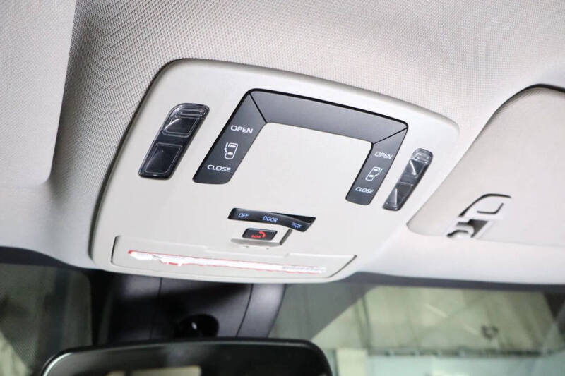 2021 Toyota Sienna LE 8-Passenger