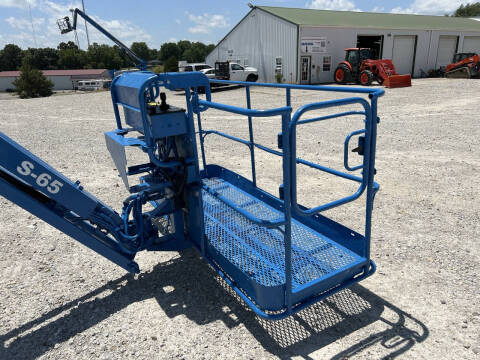 2017 Genie 65' Manlift