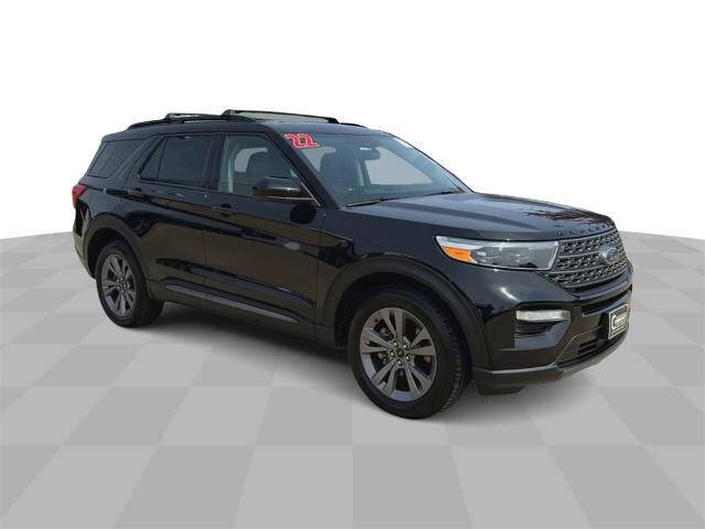 Used 2022 Ford Explorer XLT with VIN 1FMSK8DH6NGA62627 for sale in Waterloo, IA