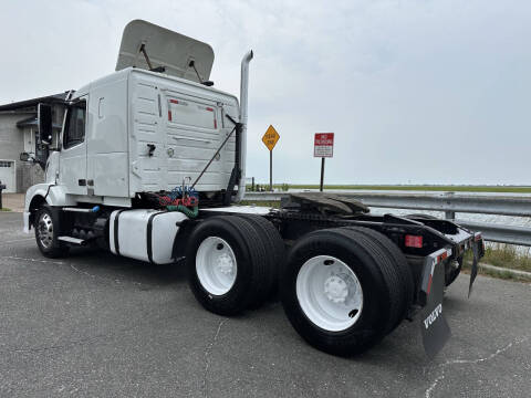 2016 Volvo VNL