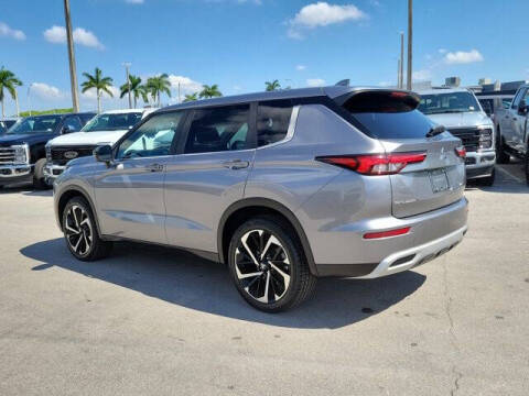 2022 Mitsubishi Outlander SE