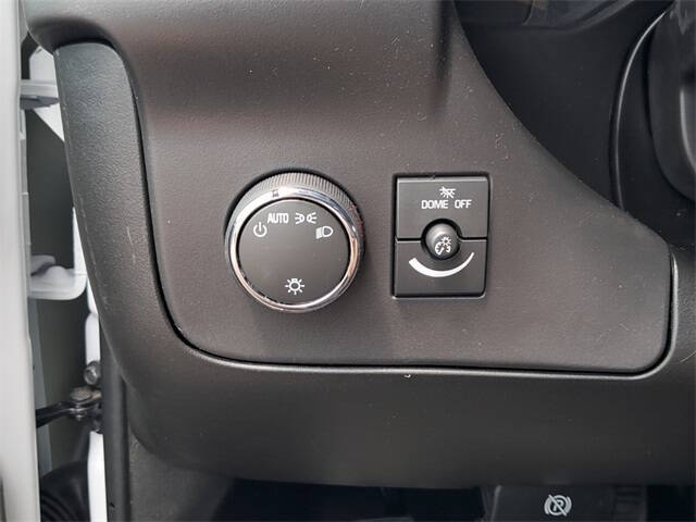 2025 Chevrolet Express 3500