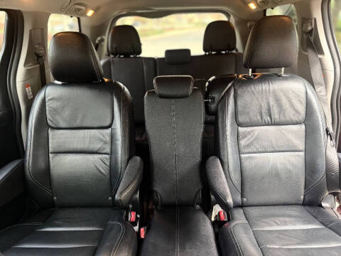 2017 Toyota Sienna SE Premium 8-Passenger