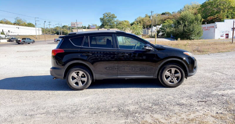 2015 Toyota RAV4 XLE photo 4