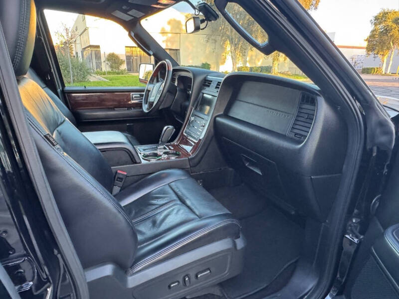 2017 Lincoln Navigator Select