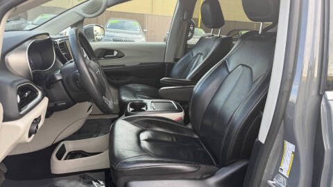 2022 Chrysler Pacifica Touring L
