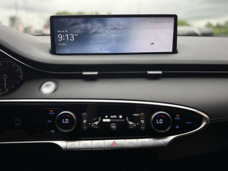 2022 Genesis GV70 2.5T Standard